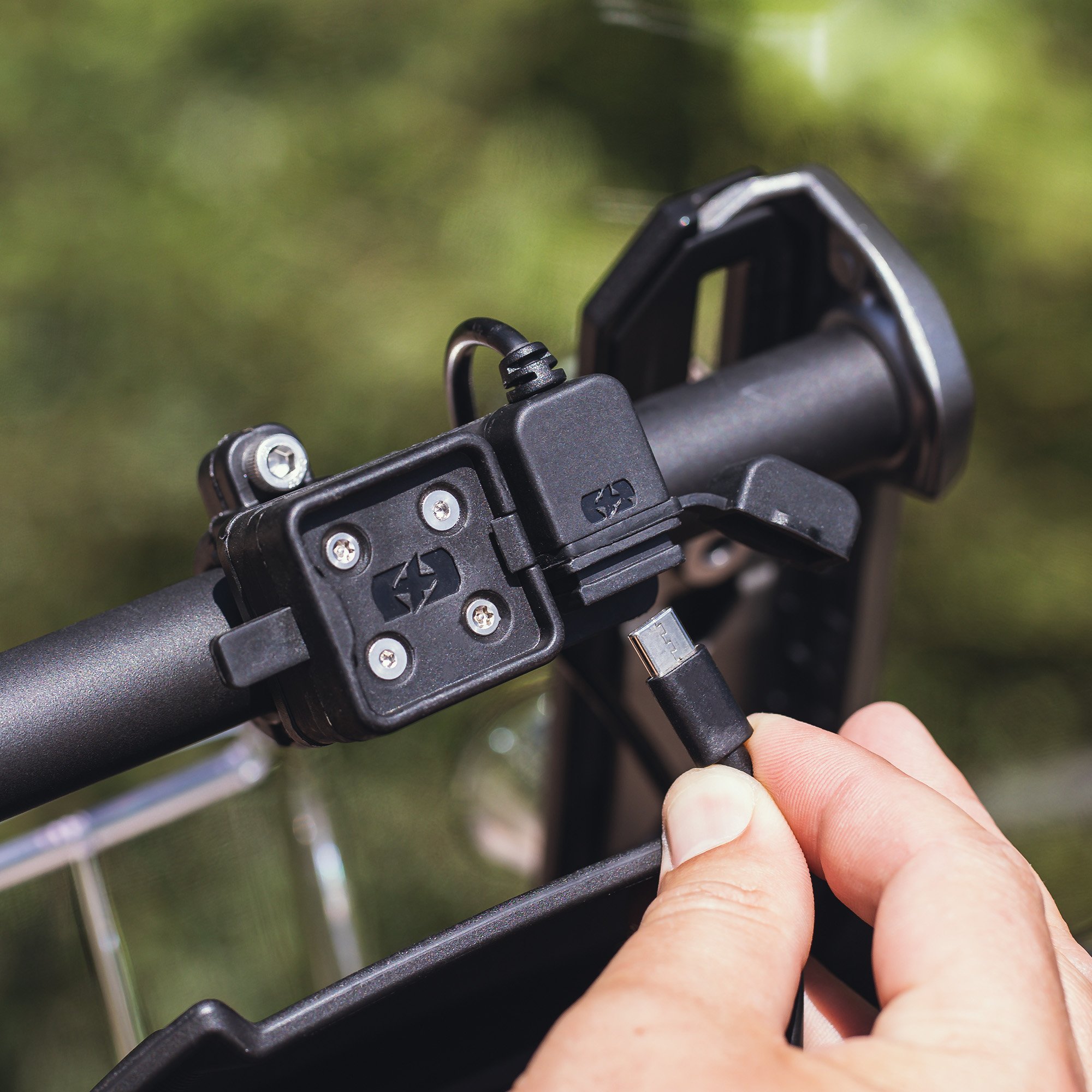 Oxford cliqr usb type c handlebar mount